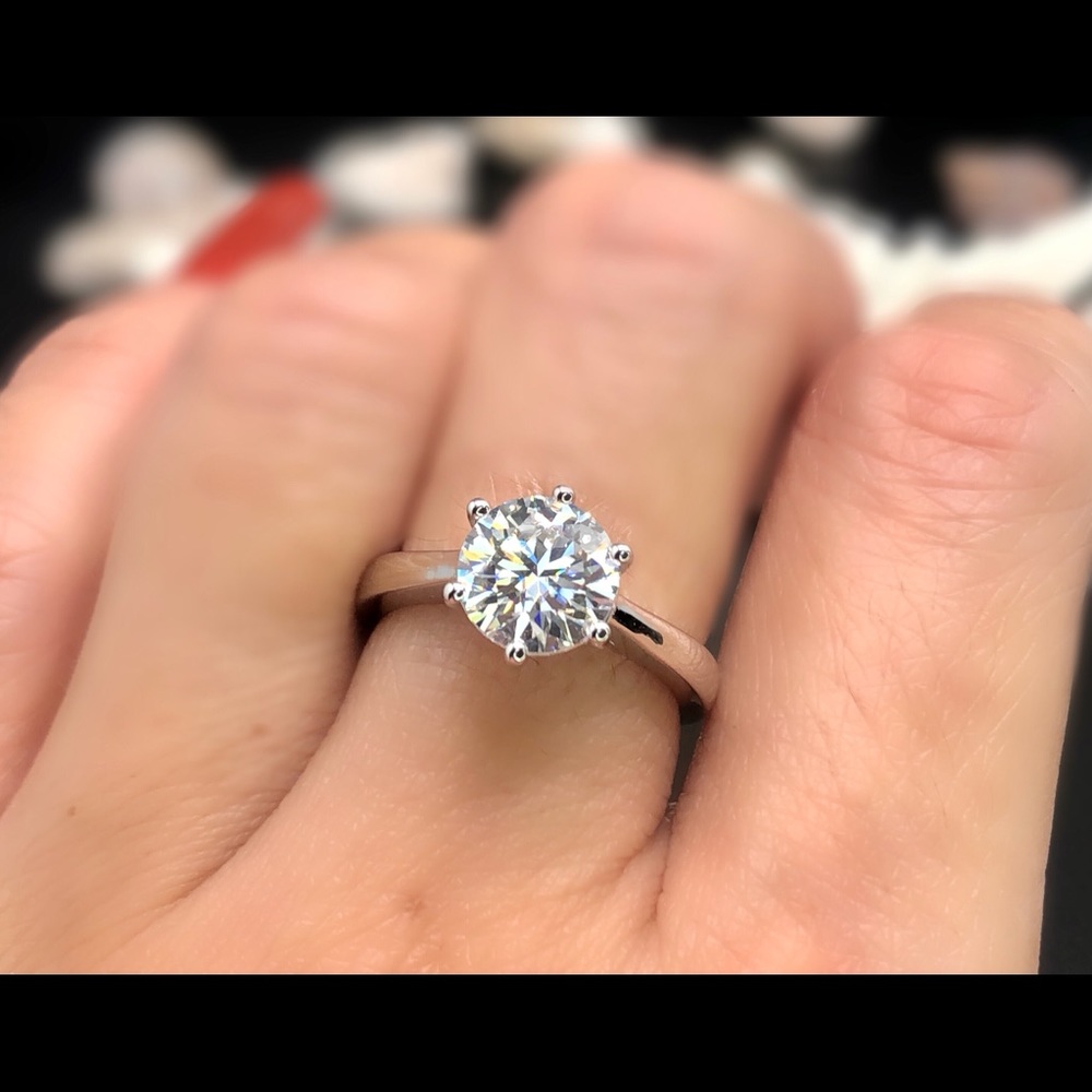 2ct moissanite ring with Certificate